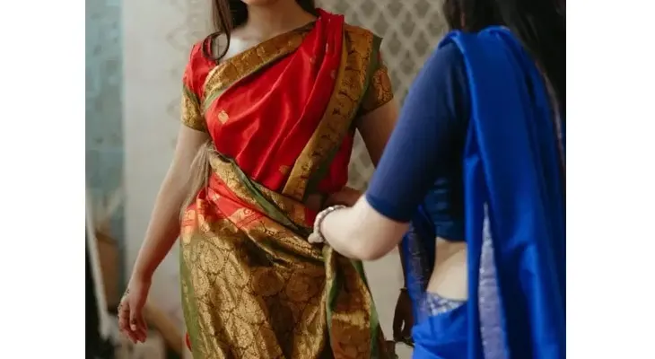 Spotlighting Indian Craft On Independence Day: 6 Handloom Clusters Every Desi Should Know Of Spotlighting Indian Craft On Independence Day: 6 Handloom Clusters Every Desi Should Know Of