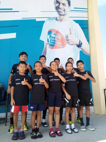In 2019, Thazuala (back row – second from left) trained at the Pullela Gopichand Badminton Academy (PGBA) in Hyderabad for a month.