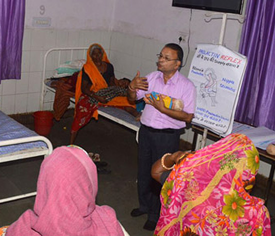 Breastfeeding awareness session underway in Aklera in Jhalwar district in Rajasthan